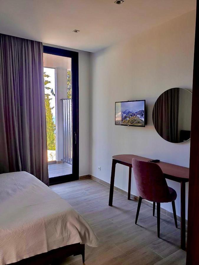 Summer Wine Boutique Hotel Dhërmi エクステリア 写真