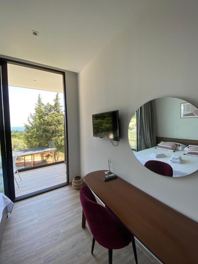 Summer Wine Boutique Hotel Dhërmi エクステリア 写真