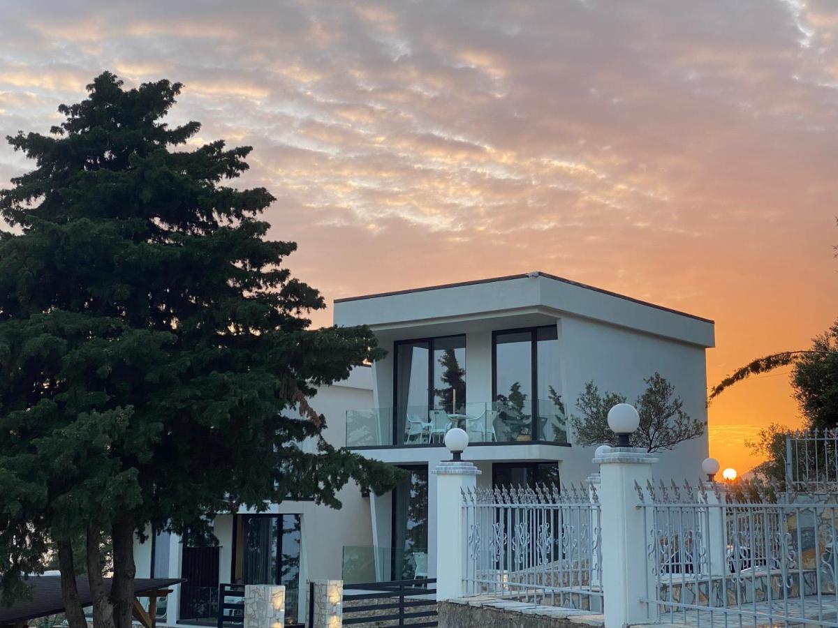 Summer Wine Boutique Hotel Dhërmi エクステリア 写真