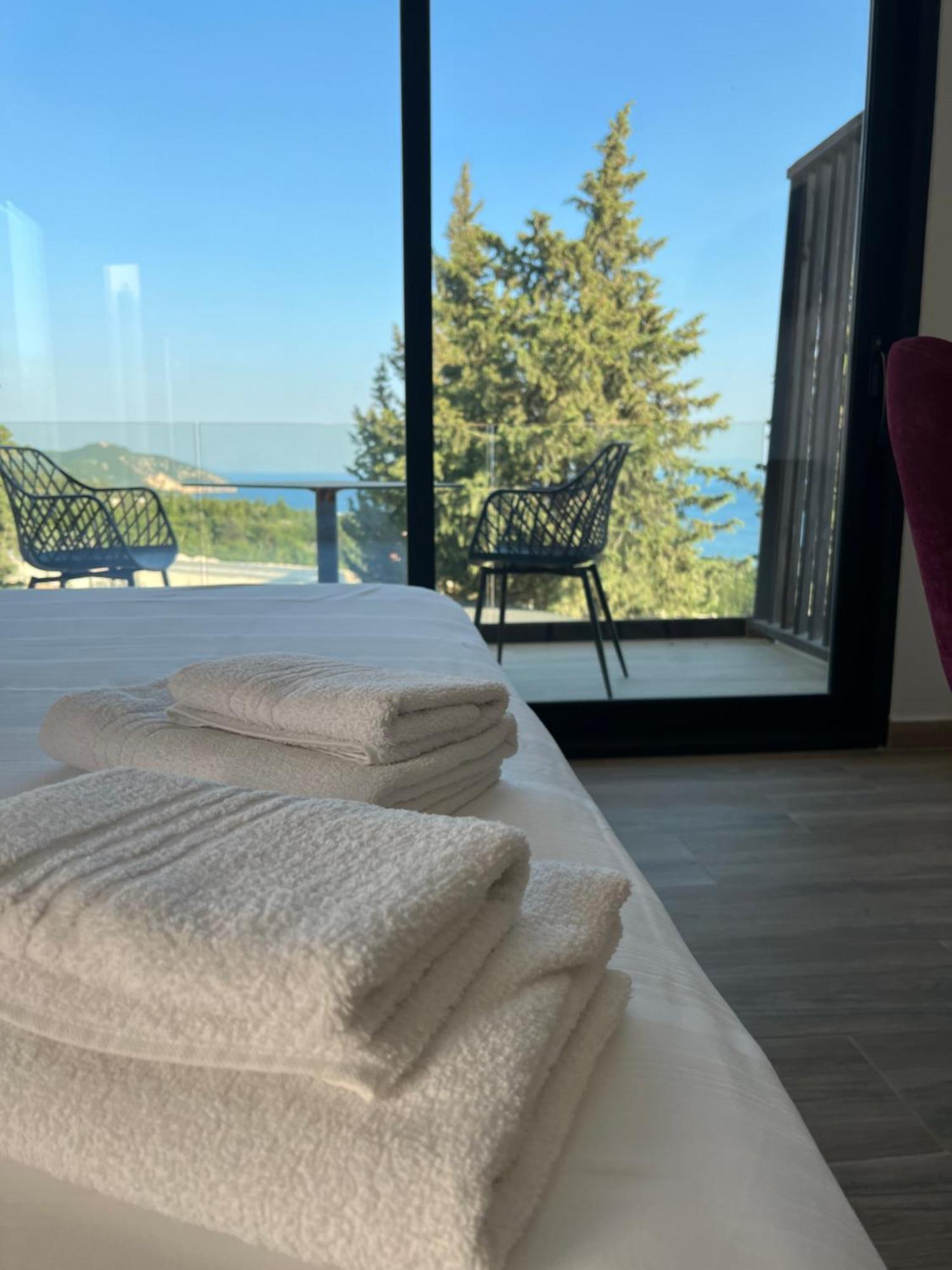 Summer Wine Boutique Hotel Dhërmi エクステリア 写真