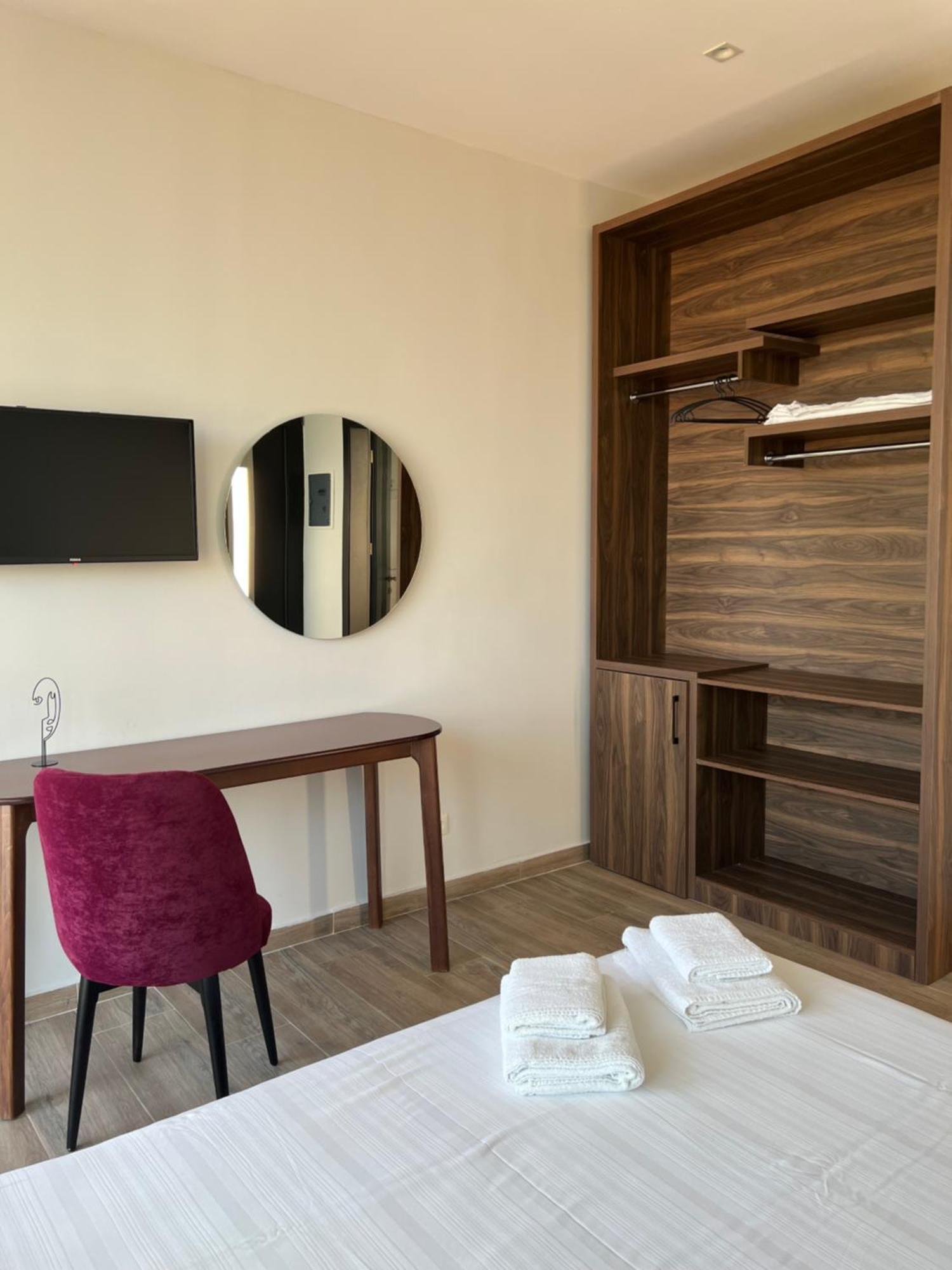 Summer Wine Boutique Hotel Dhërmi エクステリア 写真