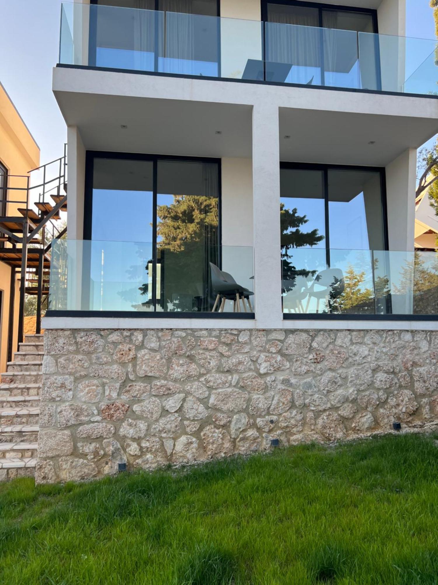 Summer Wine Boutique Hotel Dhërmi エクステリア 写真