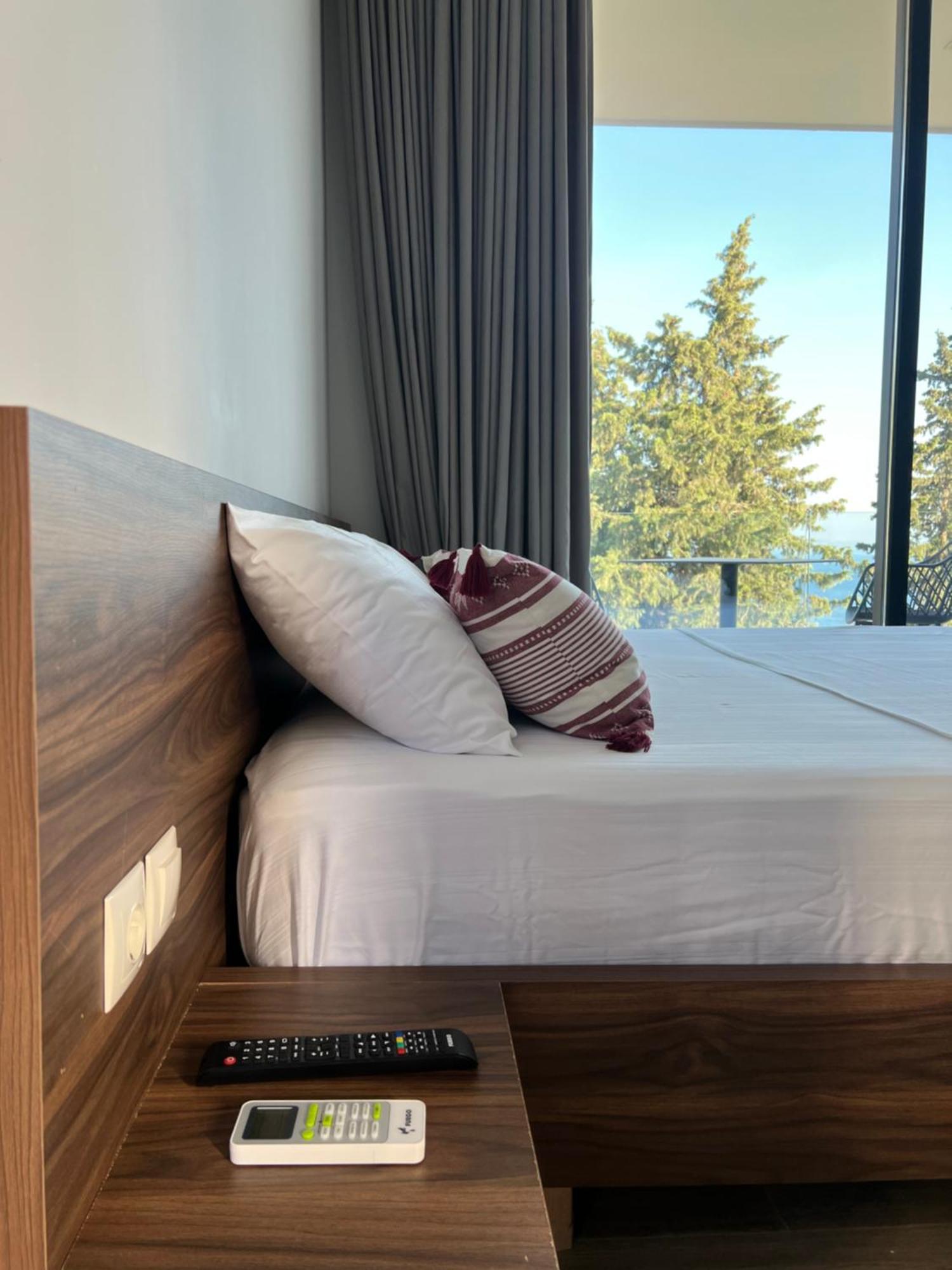 Summer Wine Boutique Hotel Dhërmi エクステリア 写真