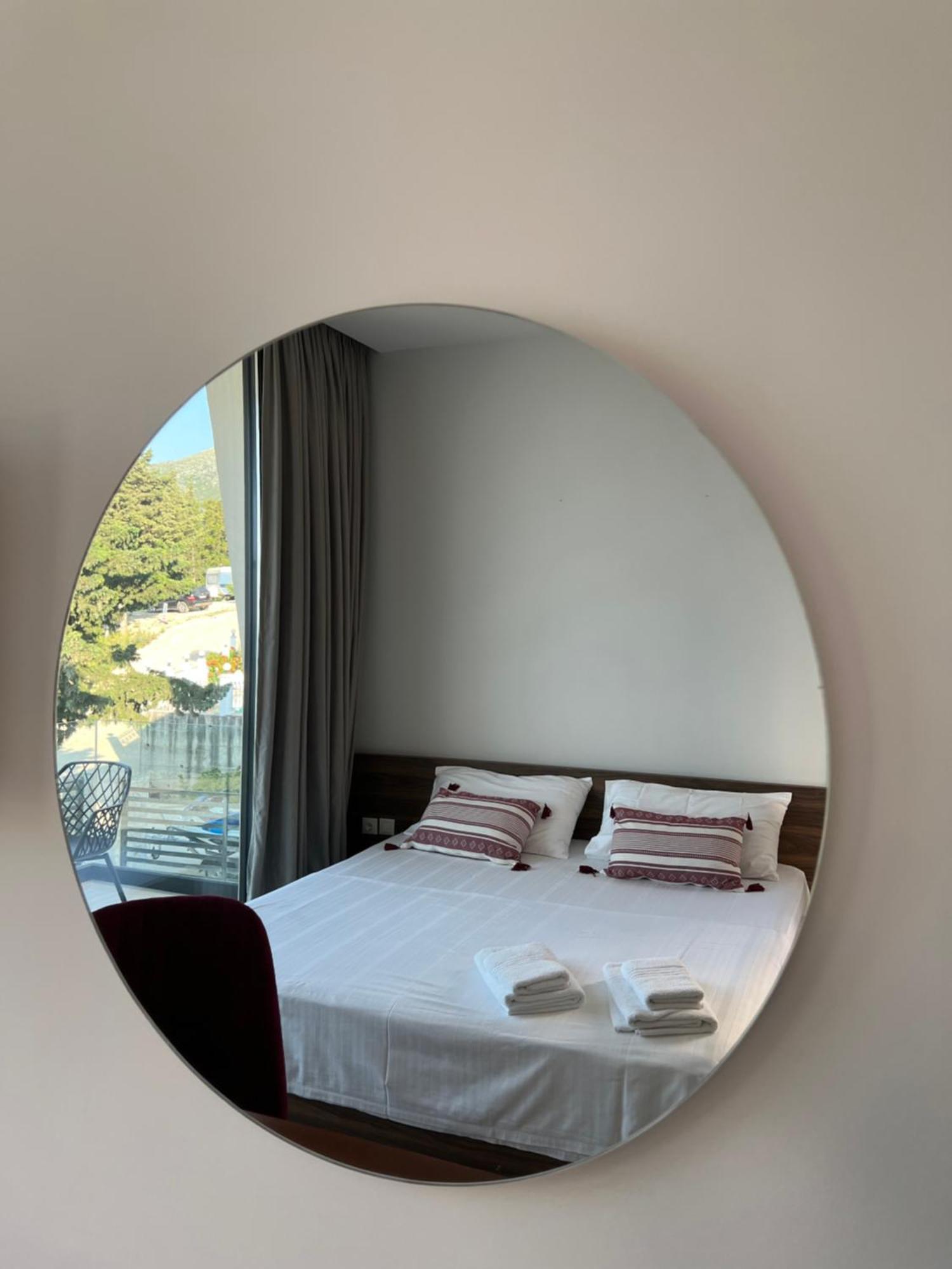 Summer Wine Boutique Hotel Dhërmi エクステリア 写真