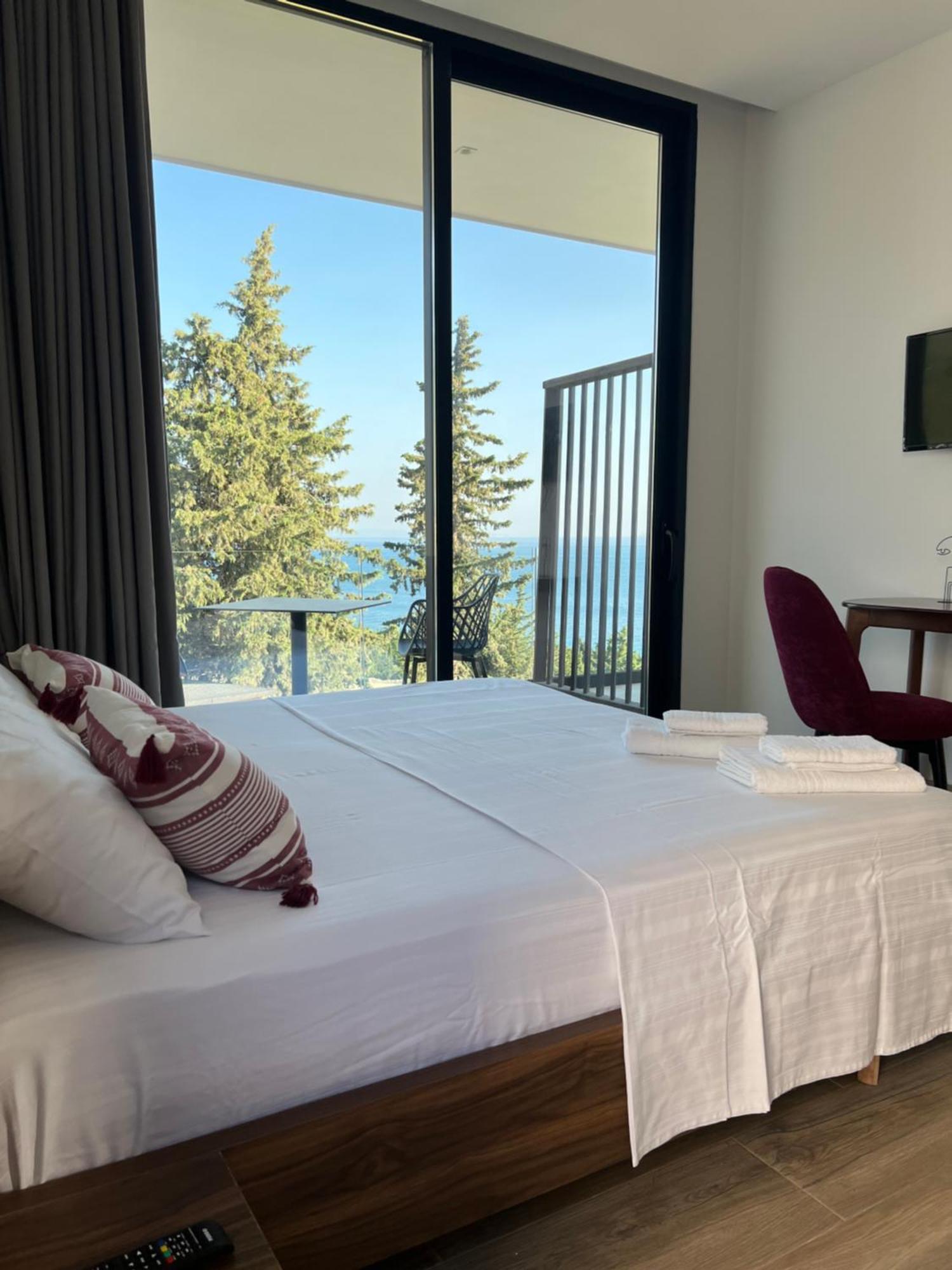 Summer Wine Boutique Hotel Dhërmi エクステリア 写真