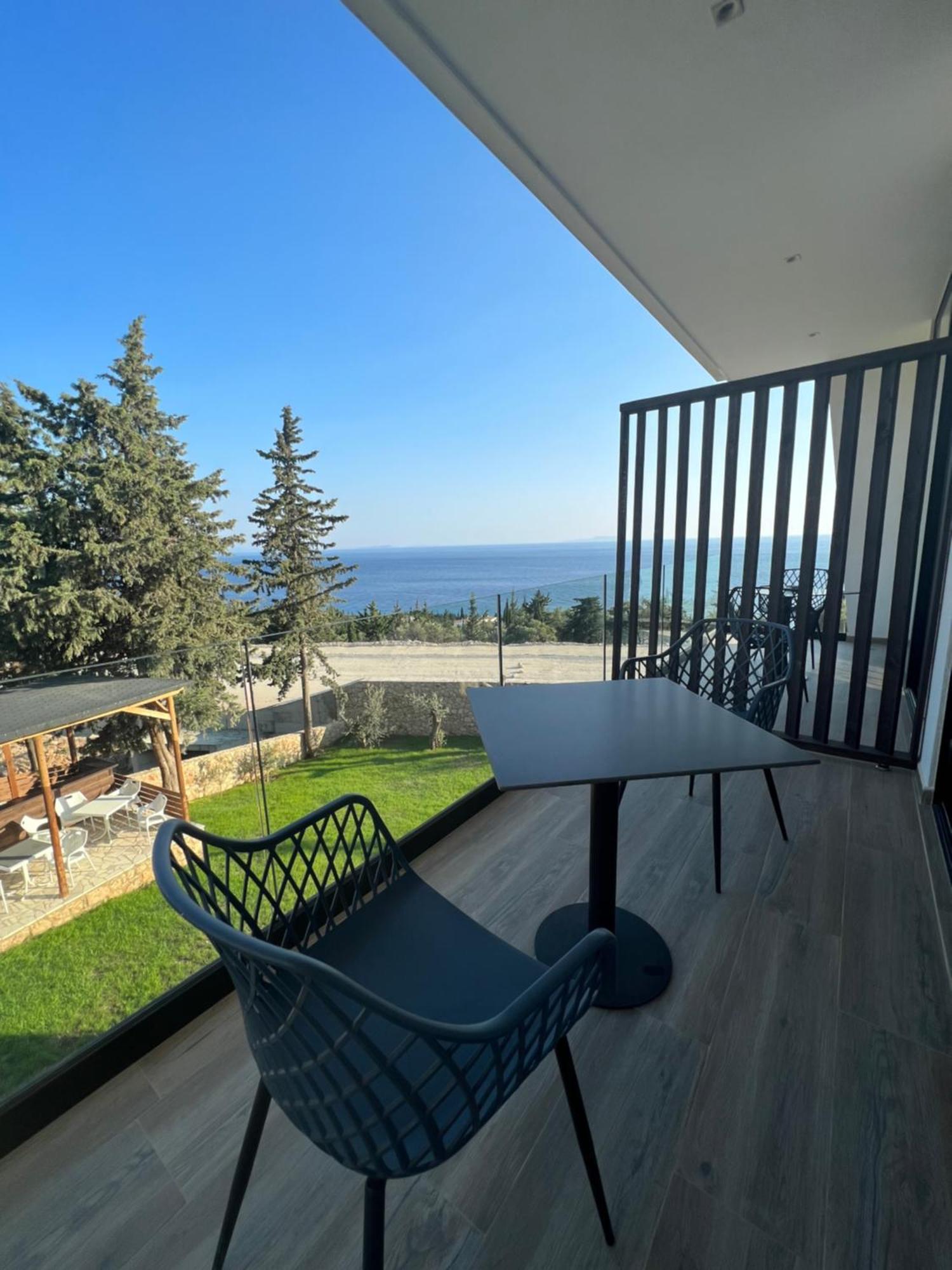 Summer Wine Boutique Hotel Dhërmi エクステリア 写真